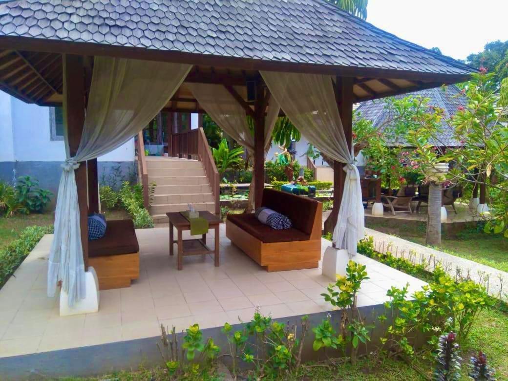 Araminth Guest House And Spa Lovina Beach Extérieur photo