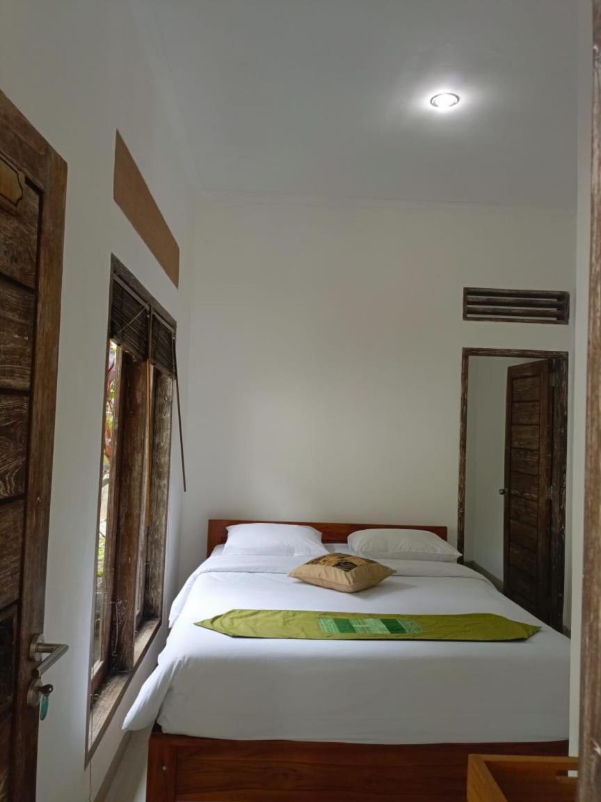 Araminth Guest House And Spa Lovina Beach Extérieur photo