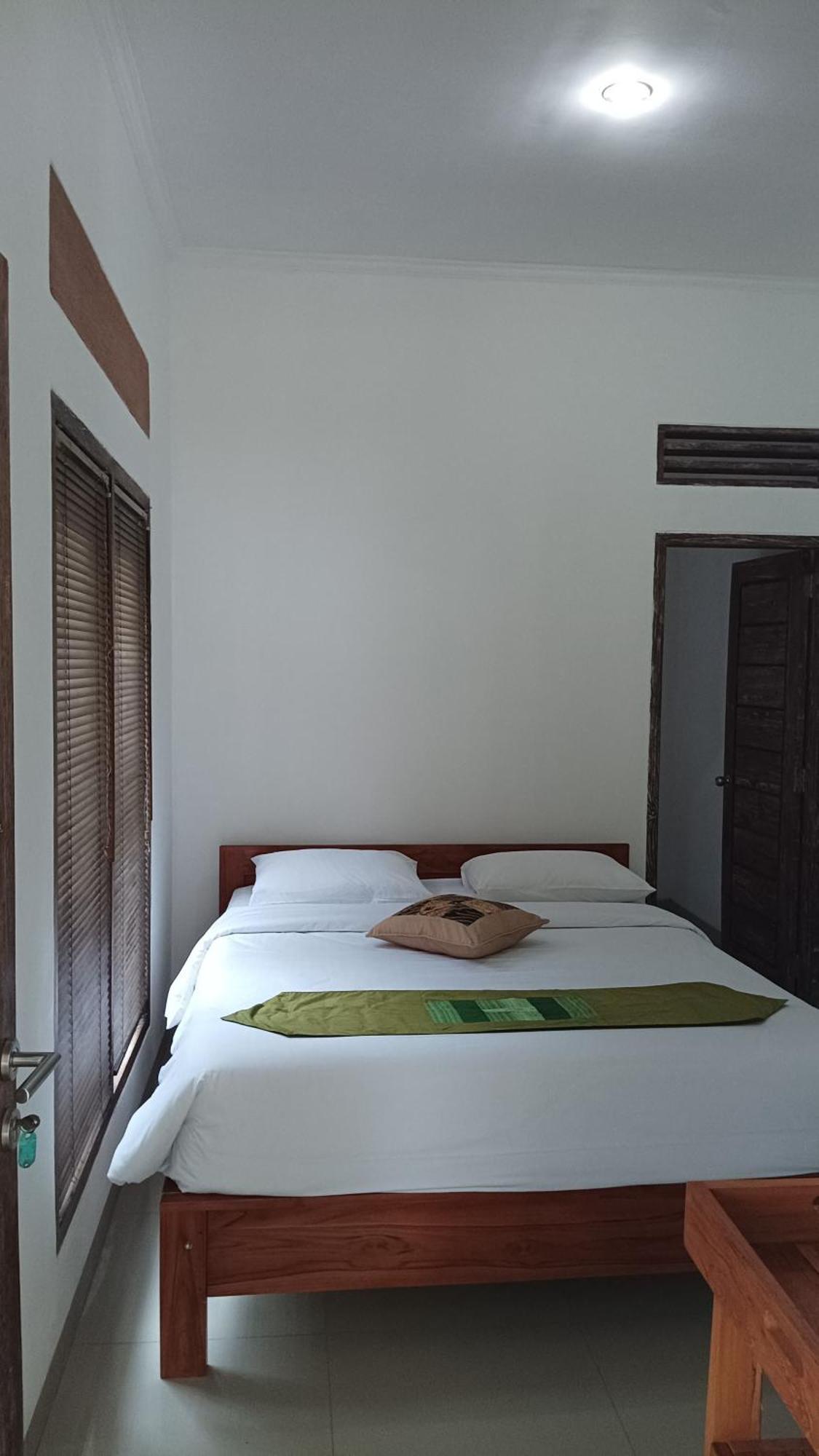 Araminth Guest House And Spa Lovina Beach Extérieur photo